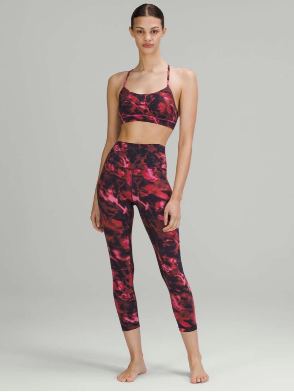 Lululemon Align High-Rise Crop Legging 23"
Intensity Pink Blossom Multi Size 4